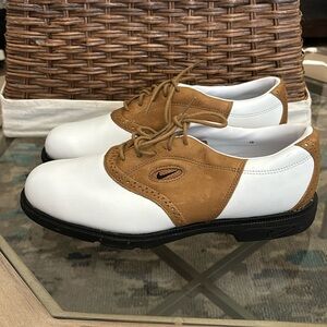 Nike wickie las golf shoes size 9